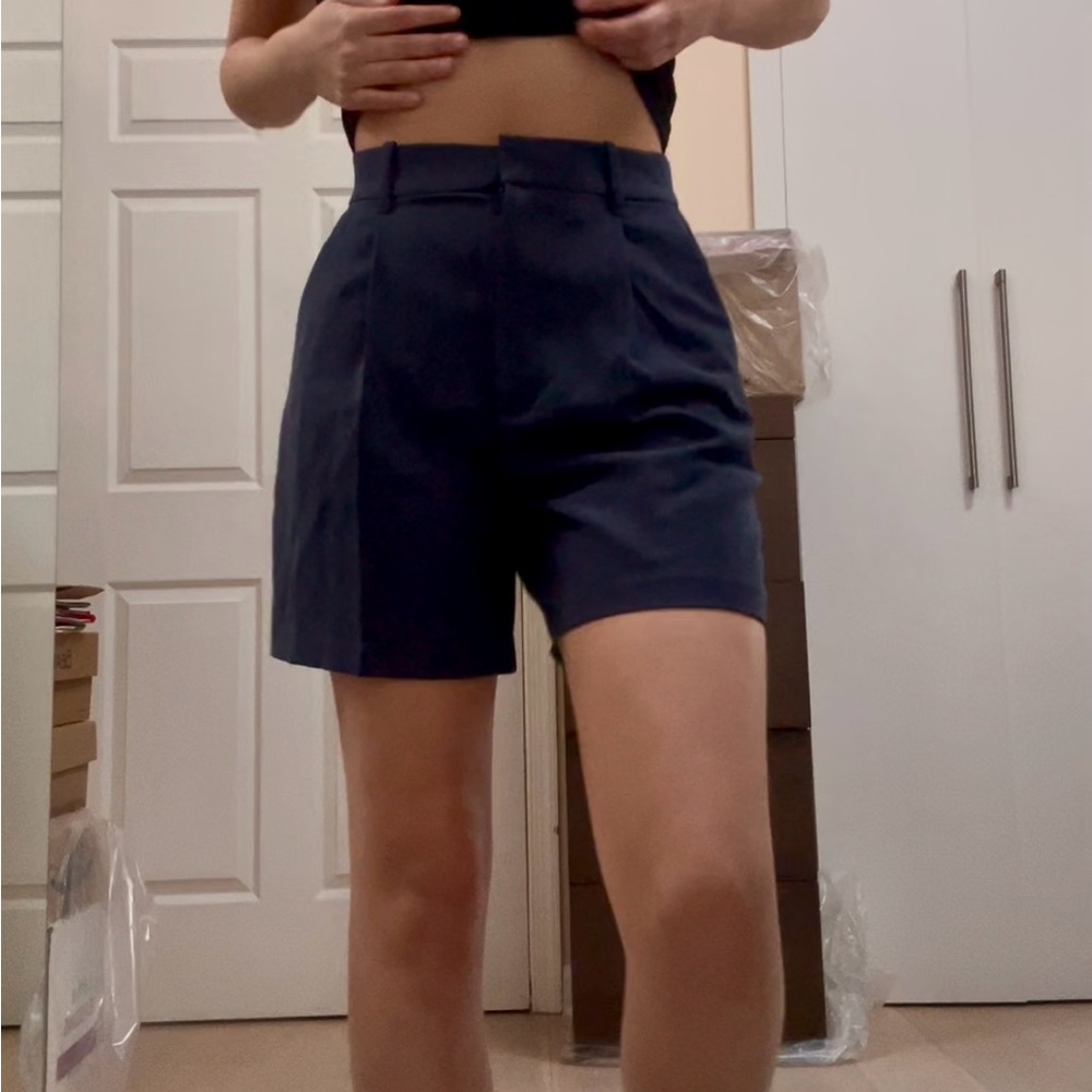 Abercrombie & Fitch Navy Blue High-Waisted Shorts with Pockets size XS